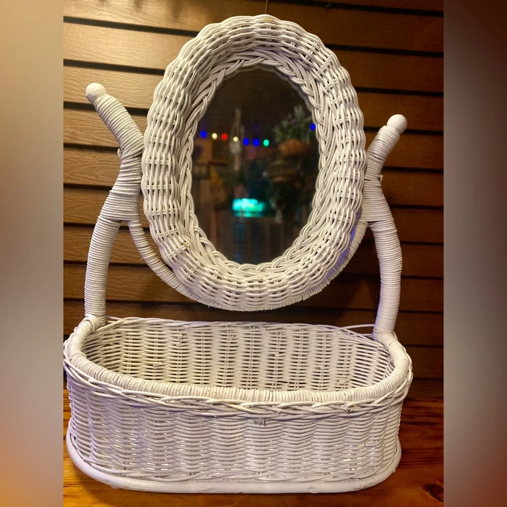 VINTAGE WICKER VANITY MIRROR WITH BASKET - Picture 4 of 5